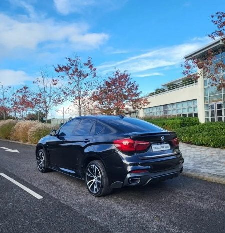
BMW X6 Xdrive 30d M sport full									