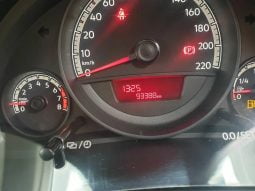 
Volkswagen Up 1.0 full									