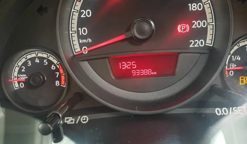 
Volkswagen Up 1.0 full									