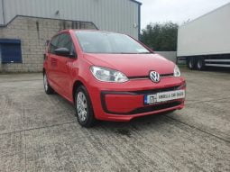 
Volkswagen Up 1.0 full									