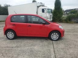 
Volkswagen Up 1.0 full									