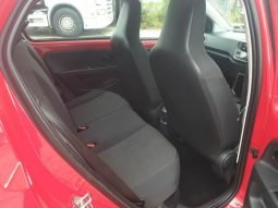 
Volkswagen Up 1.0 full									