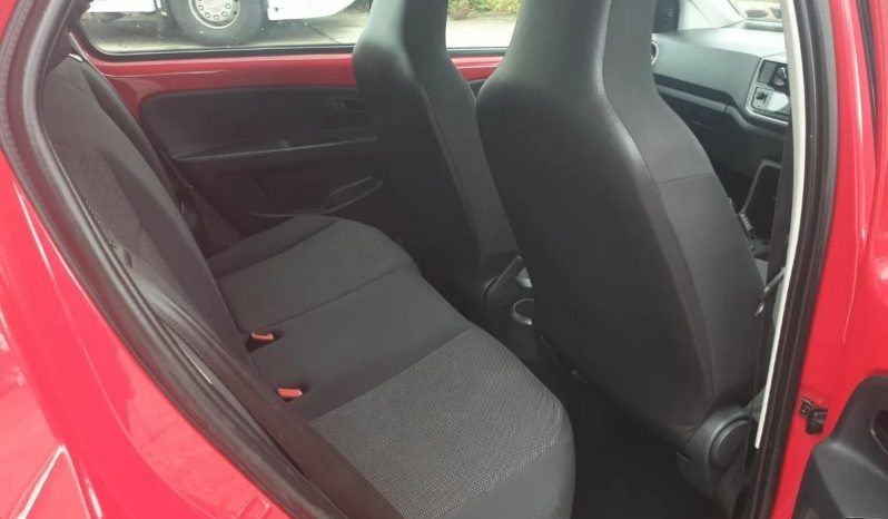 
Volkswagen Up 1.0 full									