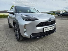 TOYOTA YARYS CROSS HYBRID